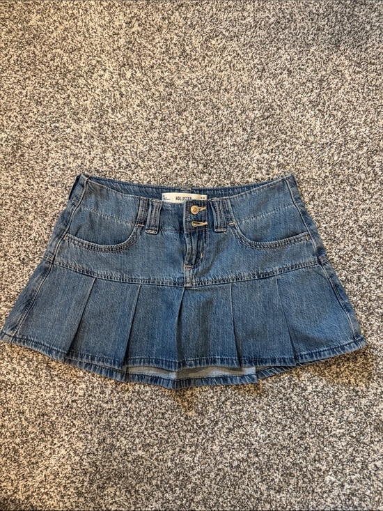 Hollister Dresses & Skirts - Hollister Denim Pleated Mini Skirt - Blue